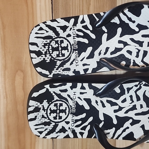 Tory Burch sandals size 6 - Picture 3 of 4